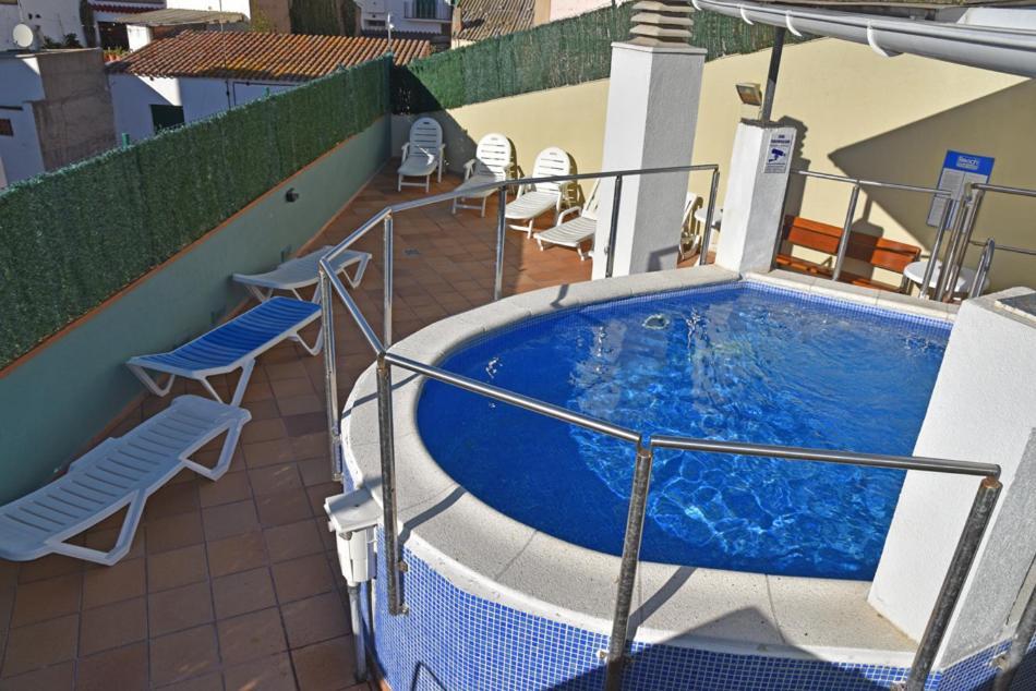 Apartamentos Ar Dosjoimi Lloret de Mar Bagian luar foto