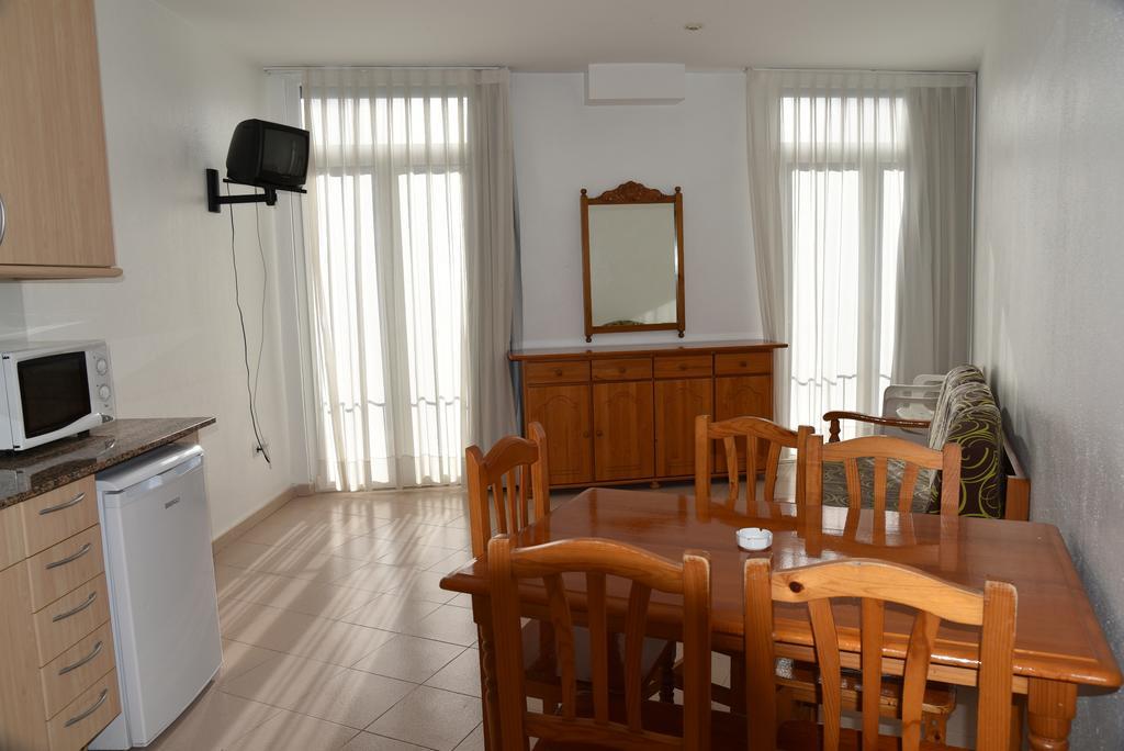Apartamentos Ar Dosjoimi Lloret de Mar Bagian luar foto
