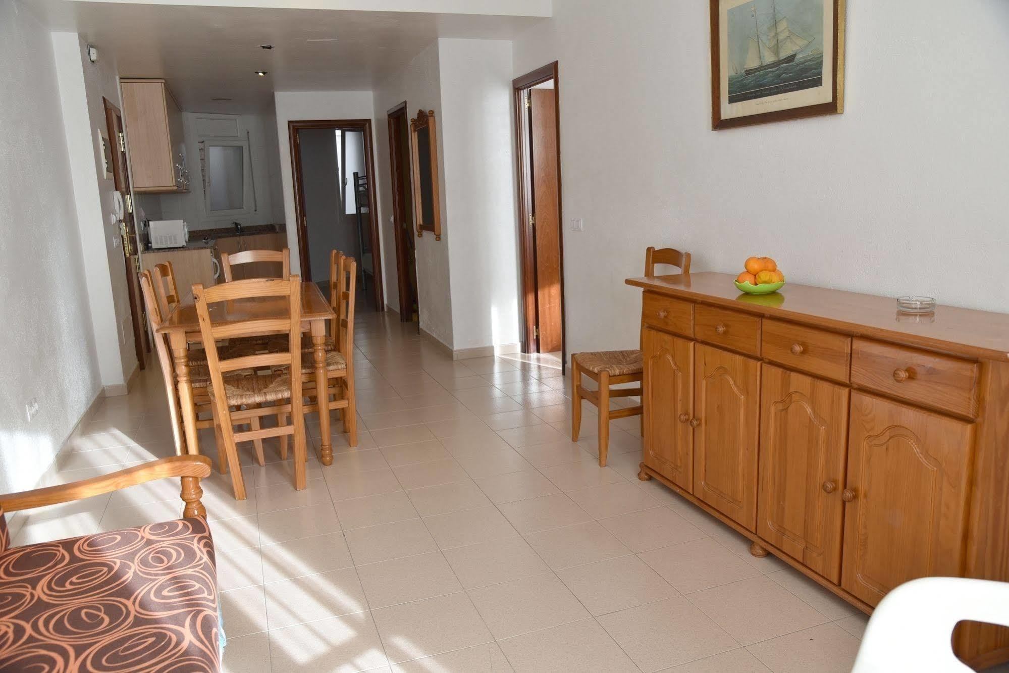 Apartamentos Ar Dosjoimi Lloret de Mar Bagian luar foto