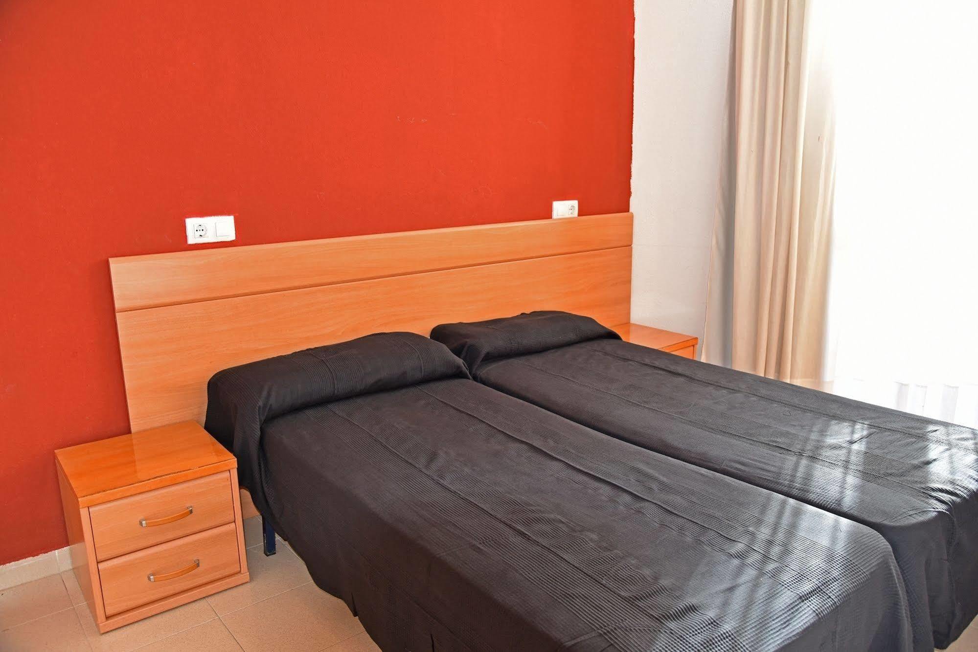 Apartamentos Ar Dosjoimi Lloret de Mar Bagian luar foto